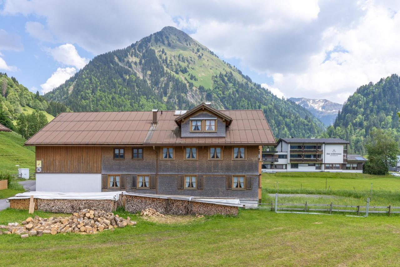 Haus Maria-Theresia Schoppernau Exterior foto